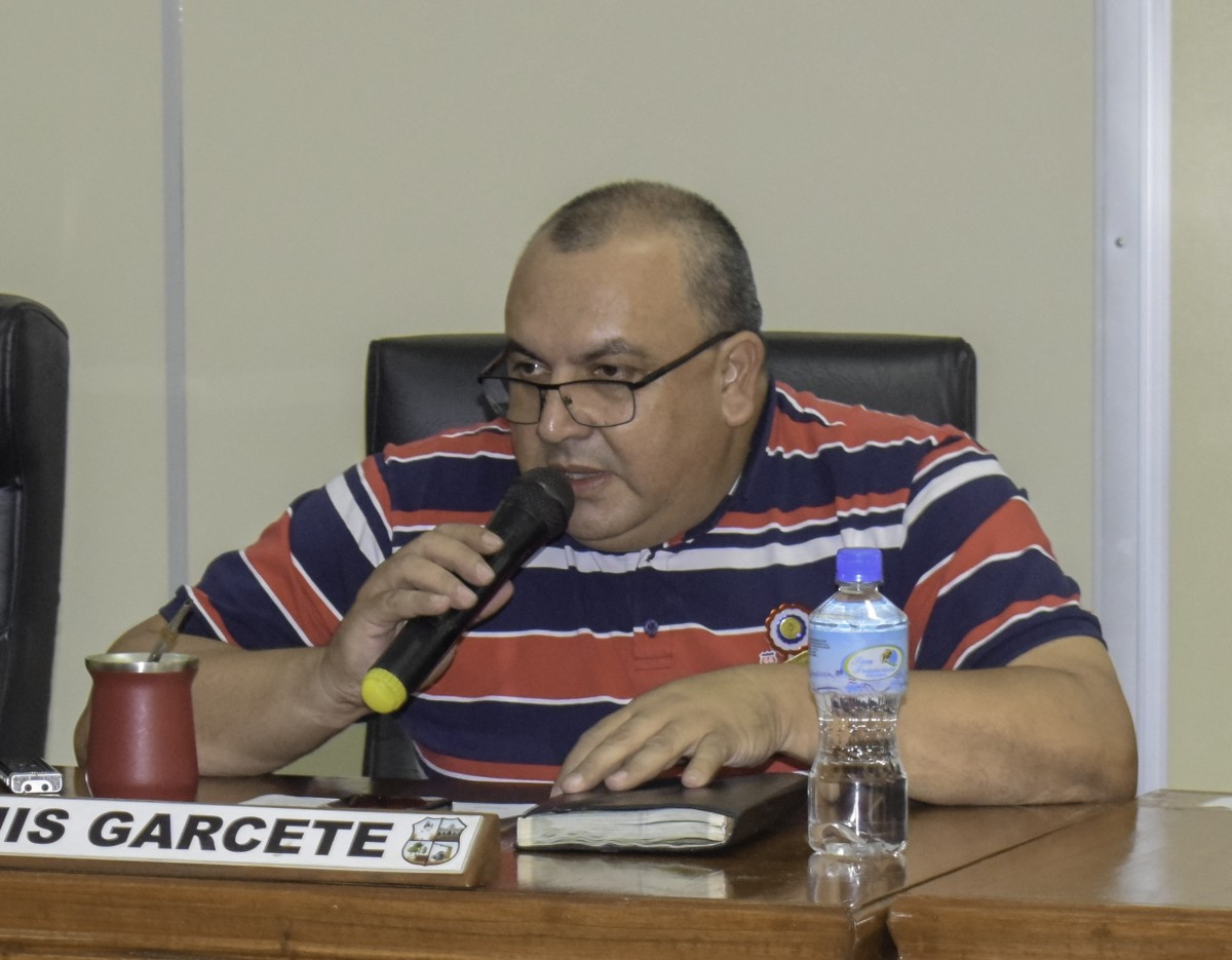 Foto 1 de Concejala Melgarejo solicita al Ejecutivo Municipal la reparación del puente ubicado detrás del Instituto Gral. José Eduvigis Díaz, zona sur de la ciudad