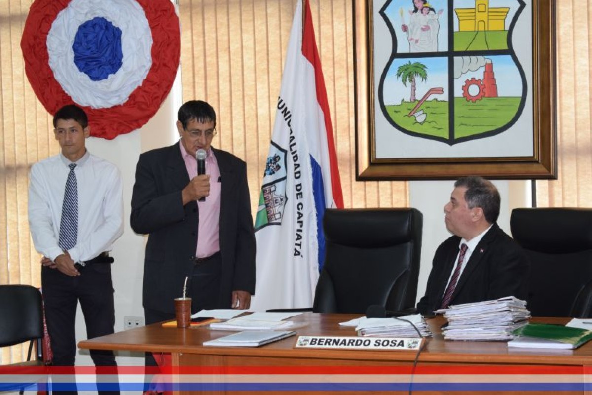 Foto 15 de Entrega de reconocimiento al Prof. Carlos Eusebio Díaz Alvarez