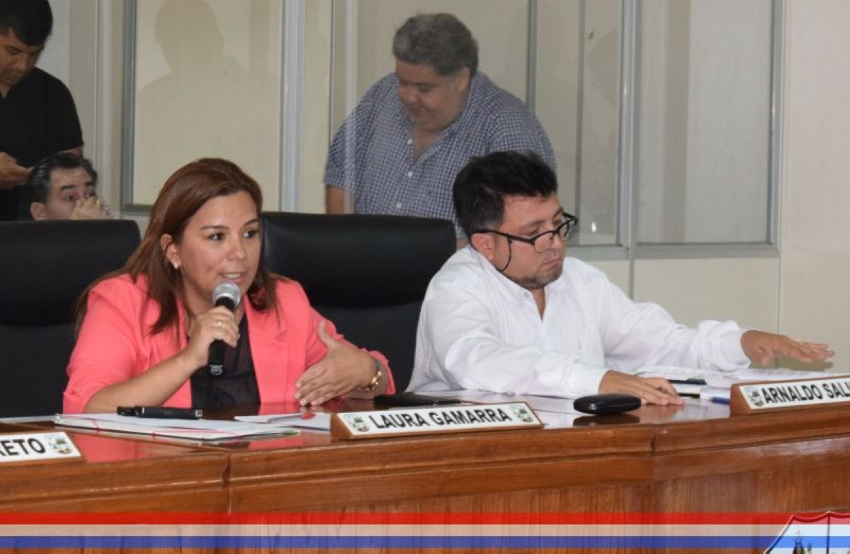 Foto 1 de Junta Municipal otorga poder general a la asesora jurídica Dra. Celia Adorno Acuña para contestar demanda presentada por empresa de transporte público