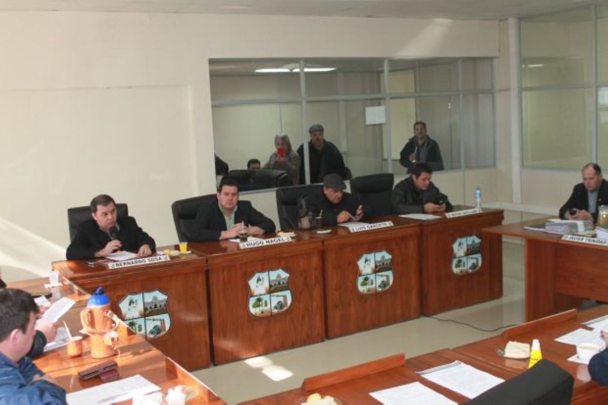 Foto 9 de Pobladoras de la Cía. 2ª Costa Salinas respaldan a la jefa del Puesto de Salud de la zona y a sus profesionales de blanco