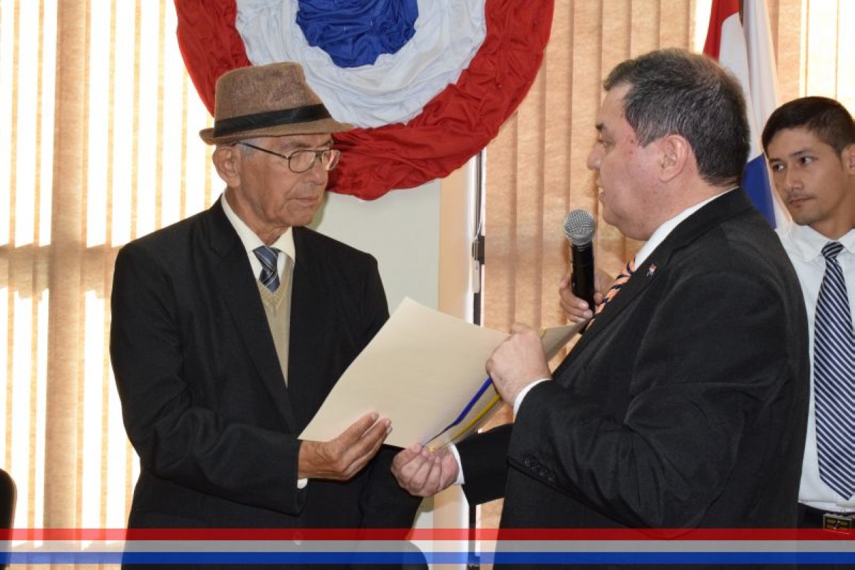 Foto 36 de Reconocimiento a Don Julián Valdez y a Don Celso Grance