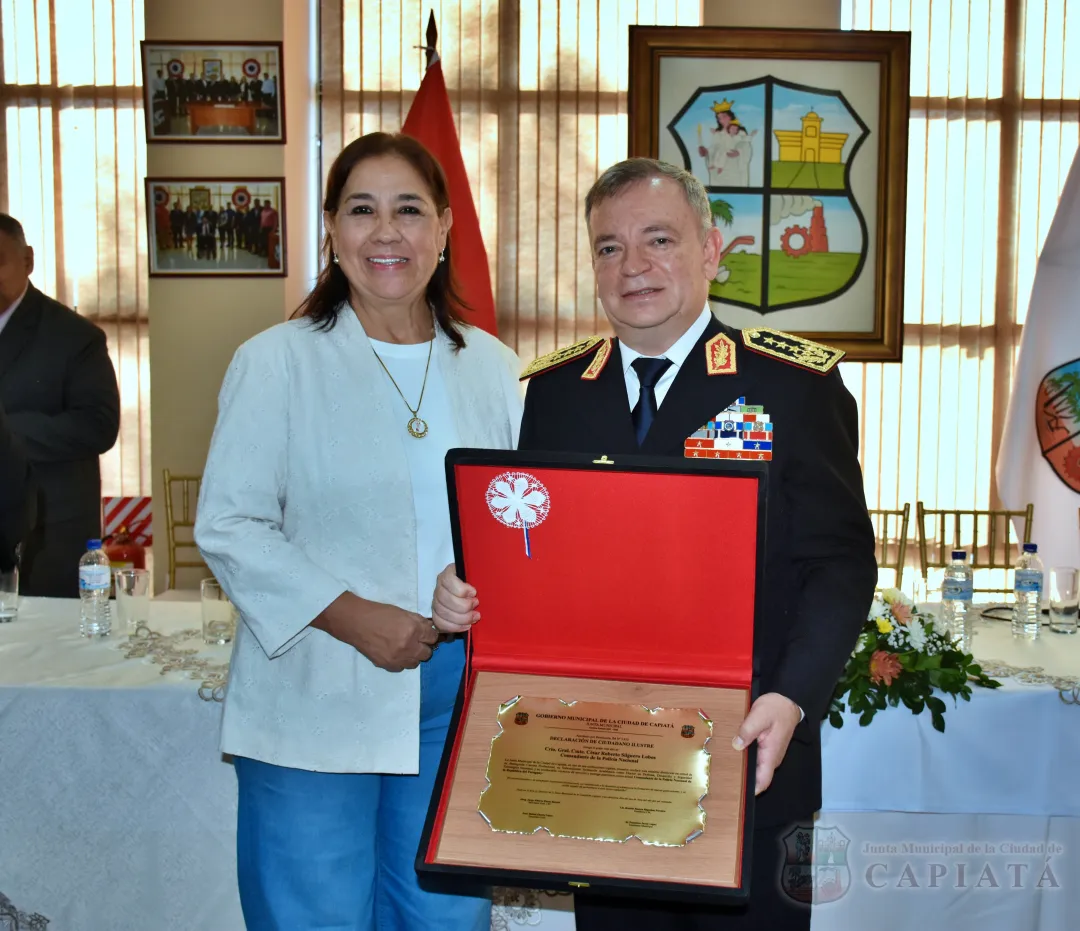 Foto 21 de Acto de reconocimiento como “Ciudadano Ilustre de Capiatá” al Comandante de la Policía Nacional, Crio. Gral. César Silguero Lobos