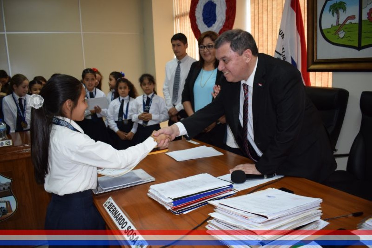 Foto 25 de Reconocimiento a la Esc. Bás. Nº 81 y Col. Nac. "Ma. Auxiliadora"