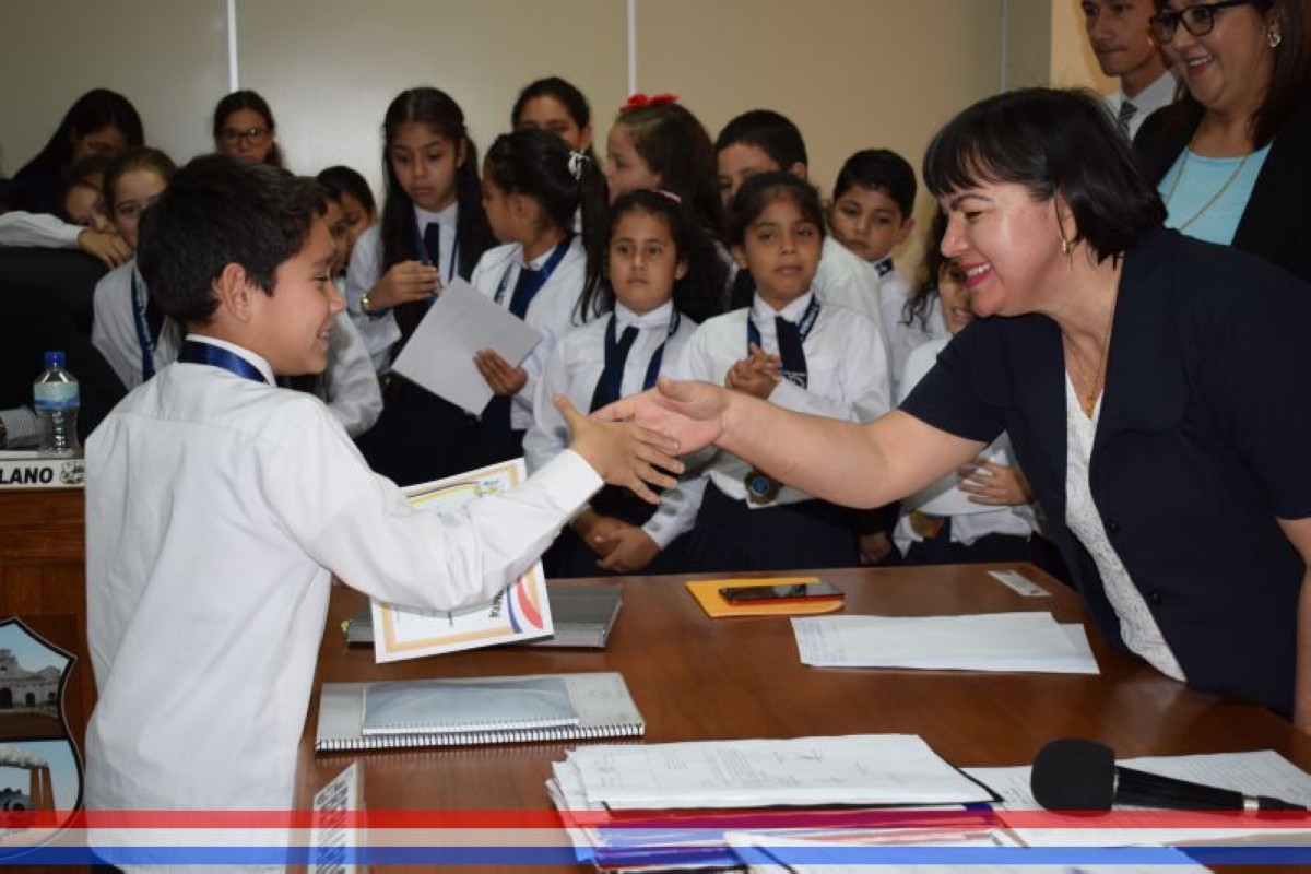 Foto 35 de Reconocimiento a la Esc. Bás. Nº 81 y Col. Nac. "Ma. Auxiliadora"