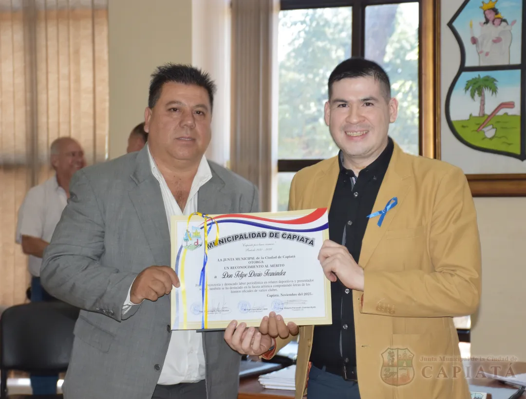 Foto 20 de Entrega de reconocimiento al Mérito a los destacados comunicadores sociales Felipe Darío Fernández y Luis Arce