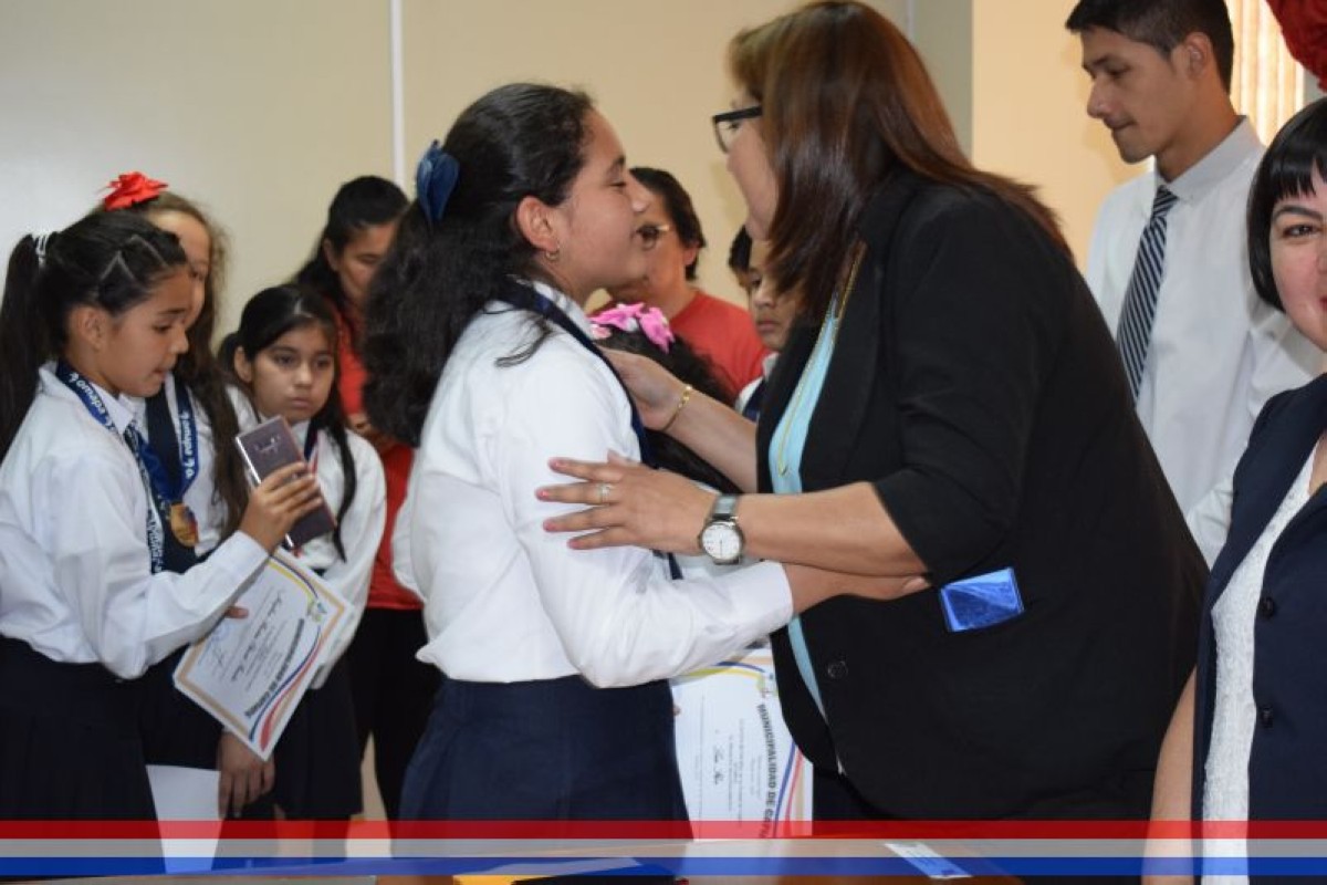 Foto 42 de Reconocimiento a la Esc. Bás. Nº 81 y Col. Nac. "Ma. Auxiliadora"