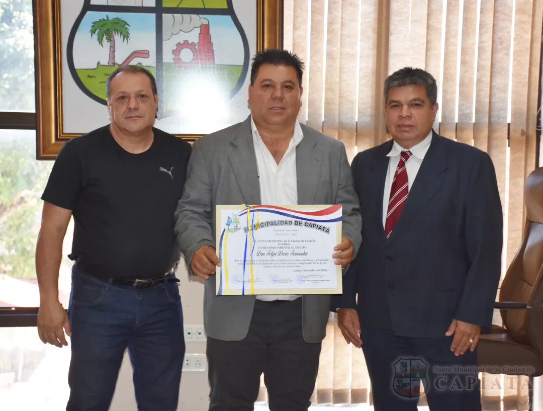 Foto 11 de Entrega de reconocimiento al Mérito a los destacados comunicadores sociales Felipe Darío Fernández y Luis Arce