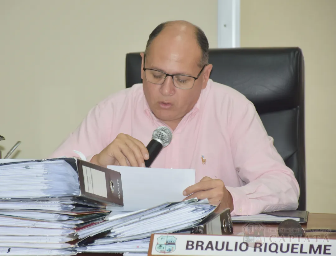 Foto 16 de SESION ORDINARIA DE LA JUNTA MUNICIPAL DE CAPIATA: Notas Recibidas y Expedientes Dictaminados