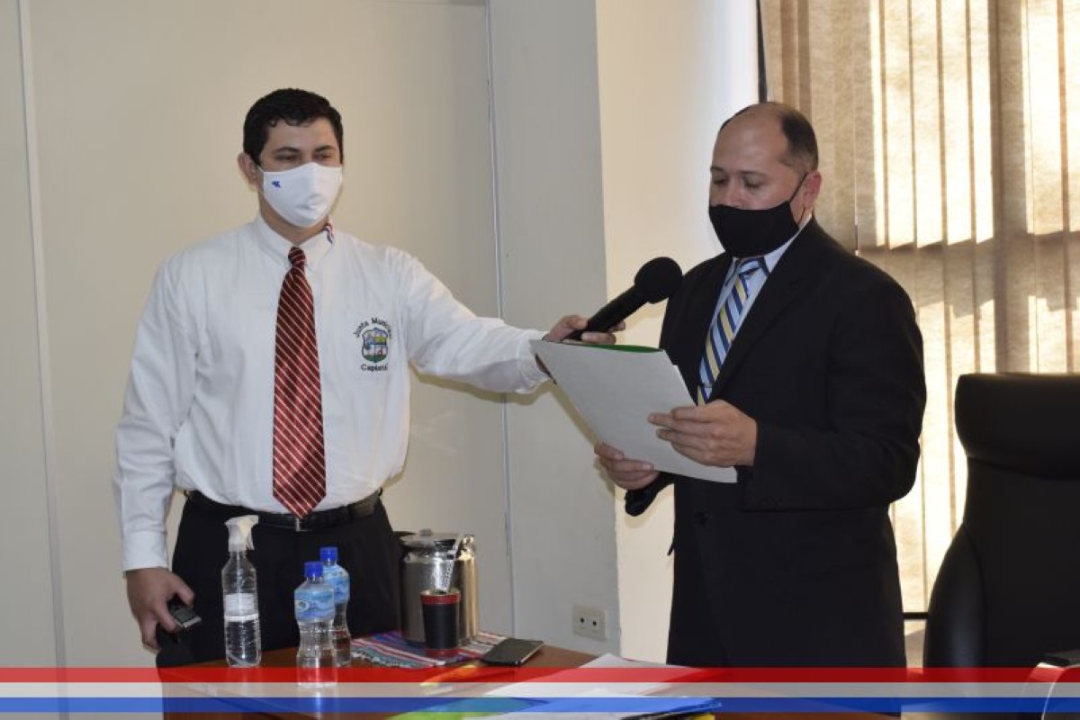 Foto 2 de Declaran de Interés Municipal al "Curso diplomado especial en defensa, seguridad y gestión gubernamental"