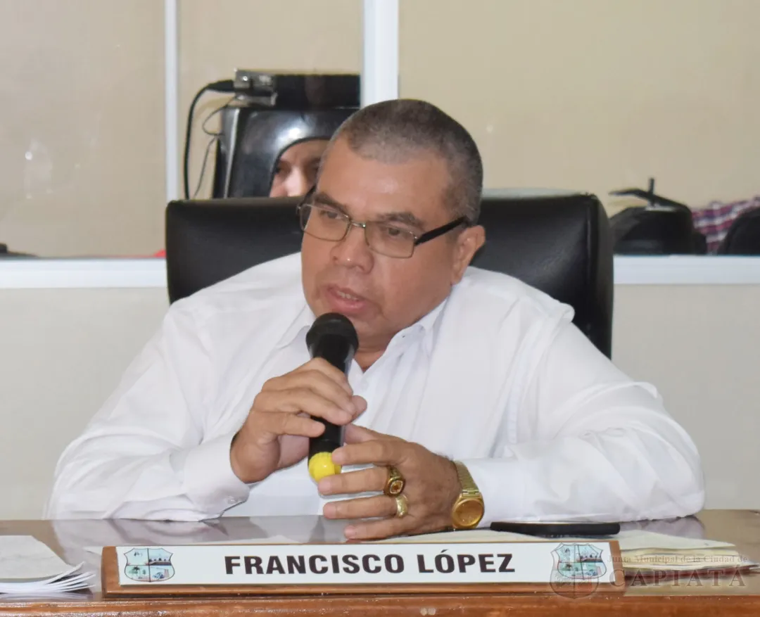 Foto 1 de Promulgación de la Ley Nº 7447/2025 que unifica los costos de la patentes de rodados fue materia de intenso debate en el Pleno