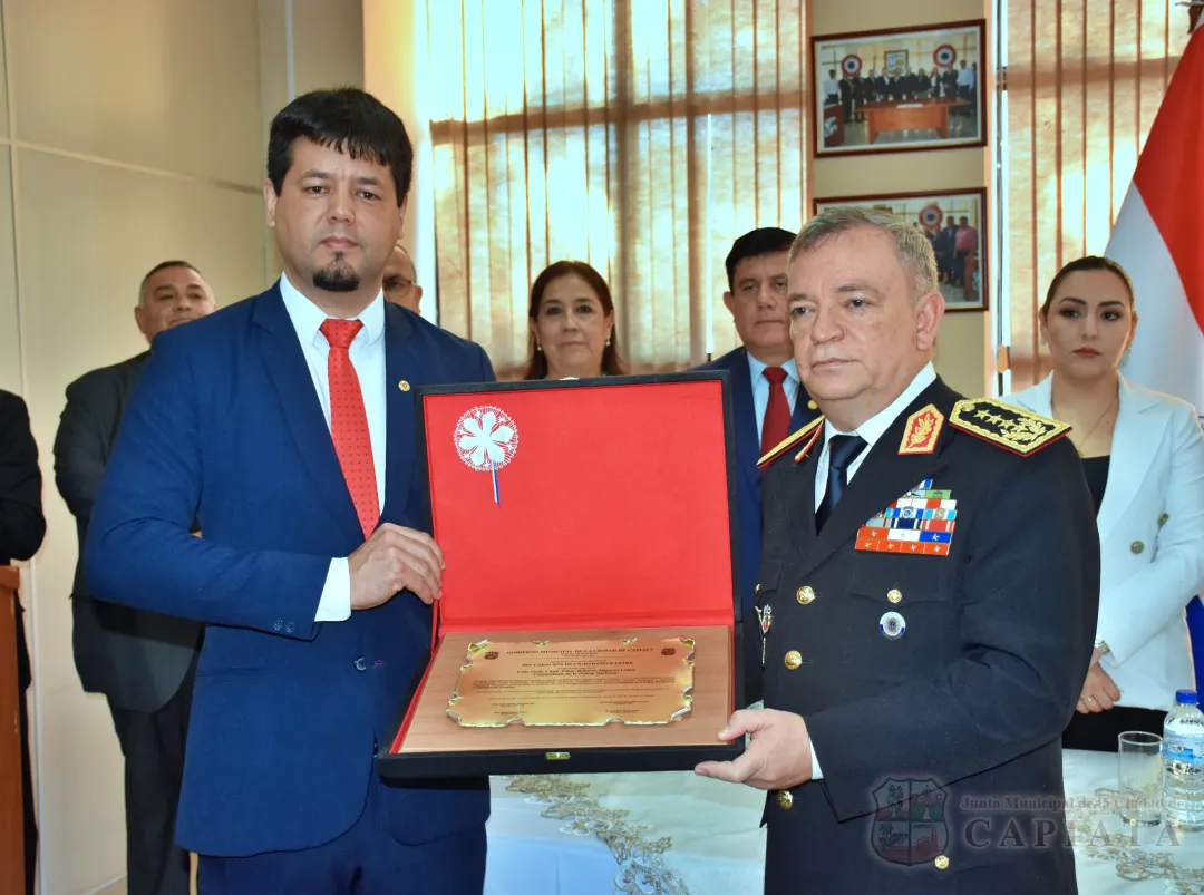 Foto 58 de Acto de reconocimiento como “Ciudadano Ilustre de Capiatá” al Comandante de la Policía Nacional, Crio. Gral. César Silguero Lobos