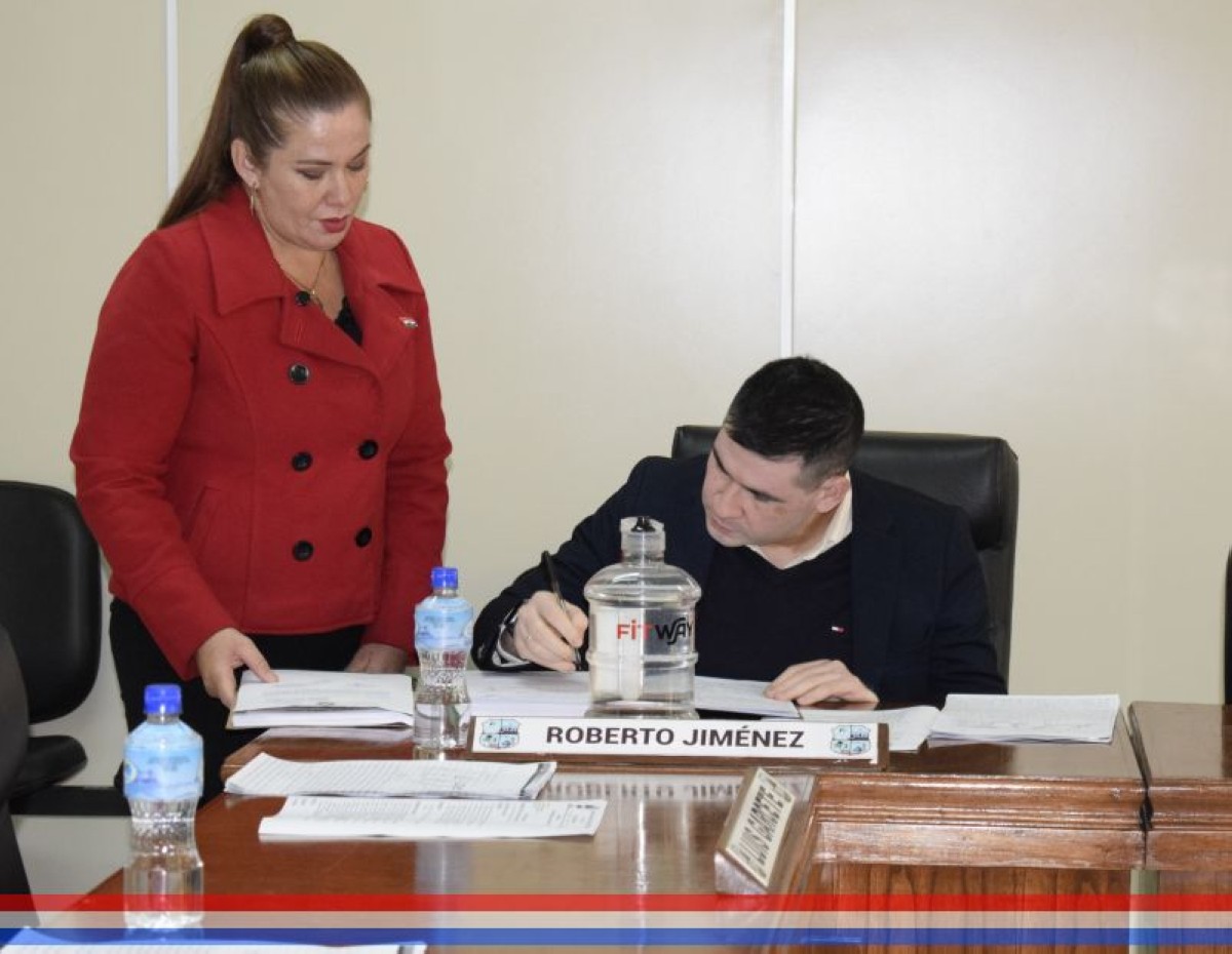 Foto 4 de SESION ORDINARIA DE LA JUNTA MUNICIPAL DE CAPIATA: Notas Recibidas, Nota Remitida y Expedientes Dictaminados