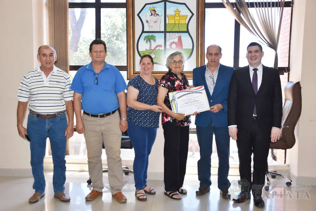 Foto 1 de Acto de Reconocimiento a la Comisión Vecinal Mburukujá por la apertura de la biblioteca barrial “Semillita” en la Cía. 9ª Rojas Cañada