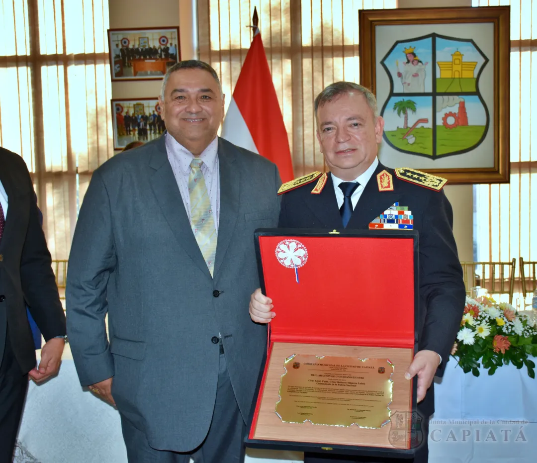 Foto 23 de Acto de reconocimiento como “Ciudadano Ilustre de Capiatá” al Comandante de la Policía Nacional, Crio. Gral. César Silguero Lobos