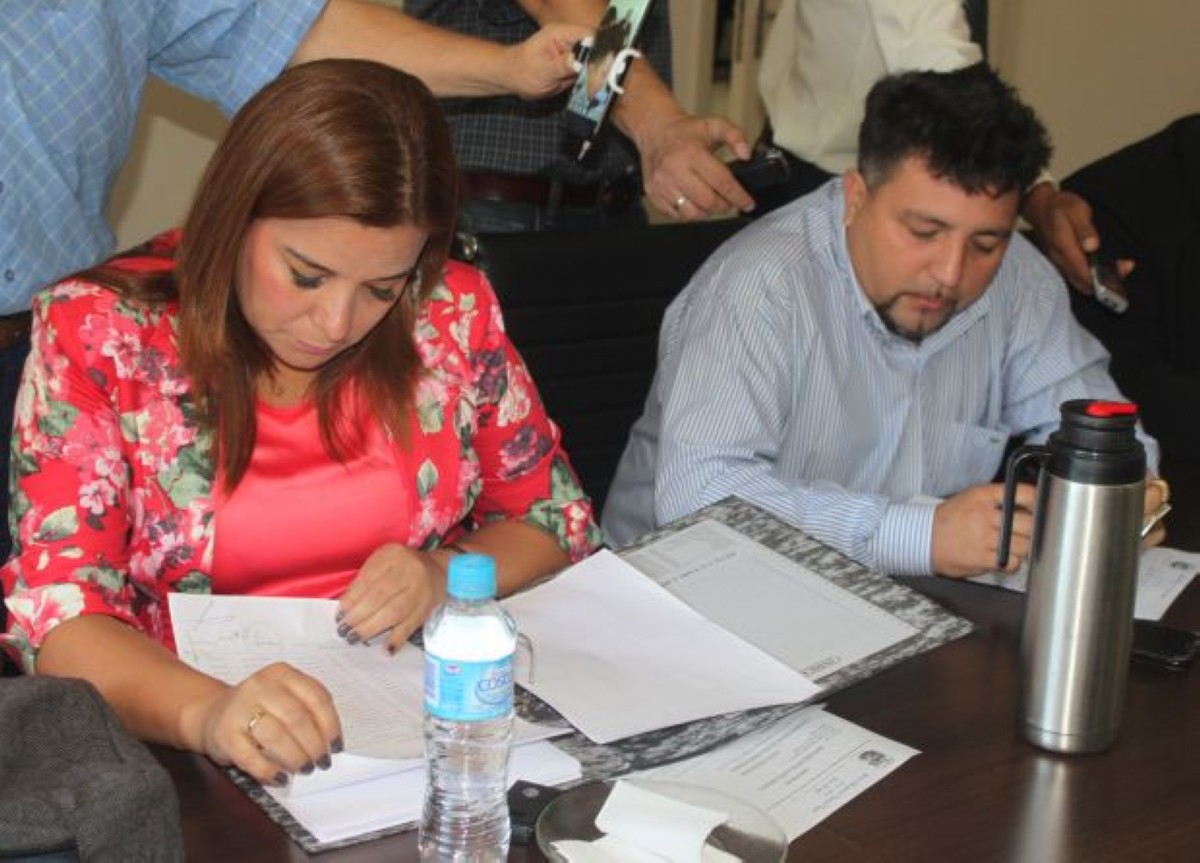 Foto 10 de SESION ORDINARIA DE LA JUNTA MUNICIPAL DE CAPIATA: Notas Recibidas y Expedientes Dictaminados