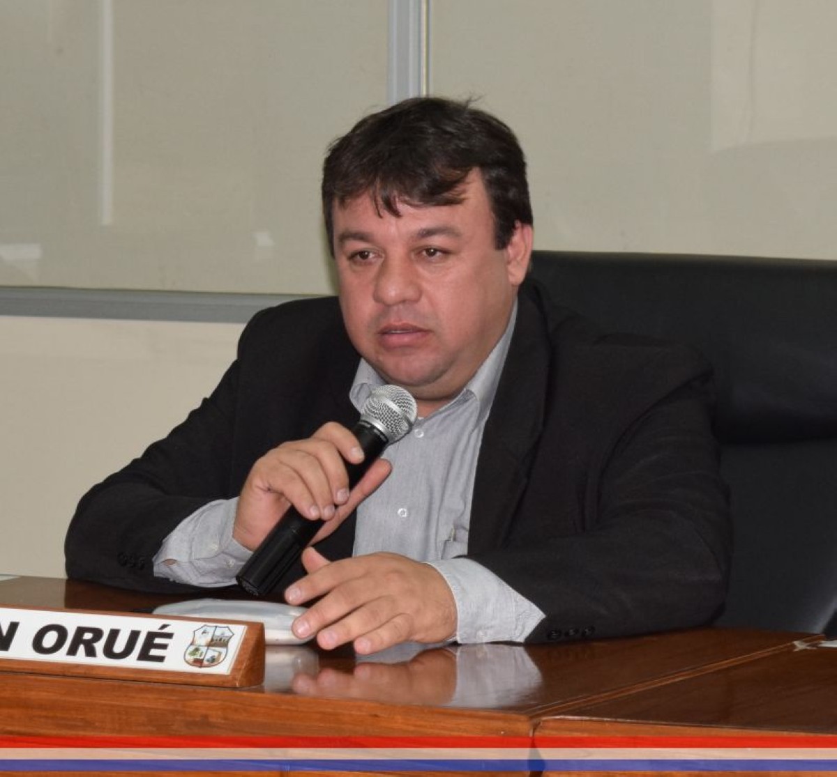 Foto 1 de Solicitan al Ejecutivo Municipal el envío de una nota al MOPC para urgir el recapado de asfaltados en distintas compañías