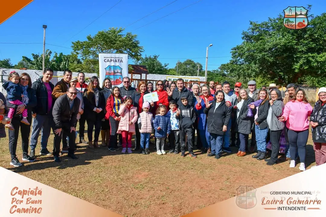 Foto 4 de Solicitan intervención del Juzgado de Faltas ante construcción de muralla que dificulta la utilización de la plaza 2 de Julio del barrio Roberto L. Pettit