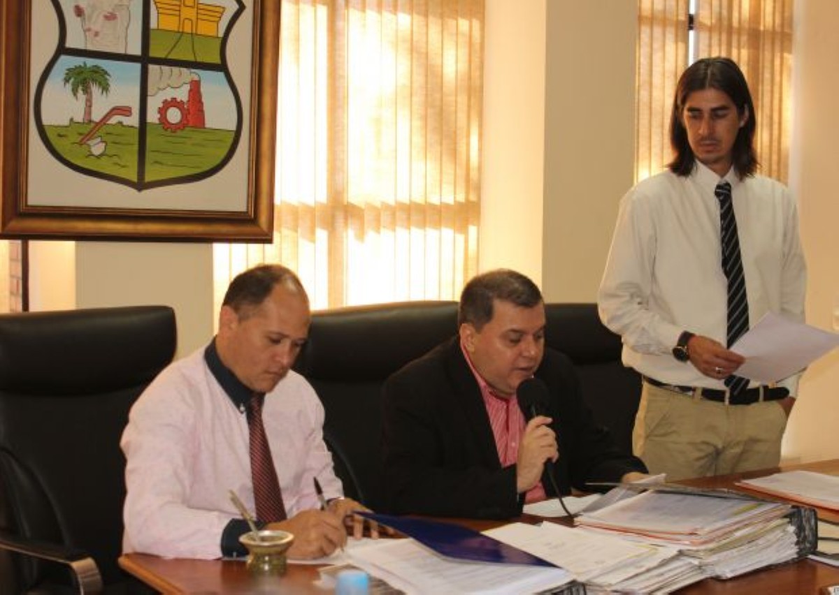 Foto 3 de SESION ORDINARIA DE LA JUNTA MUNICIPAL DE CAPIATA: Notas Recibidas y Expedientes Dictaminados