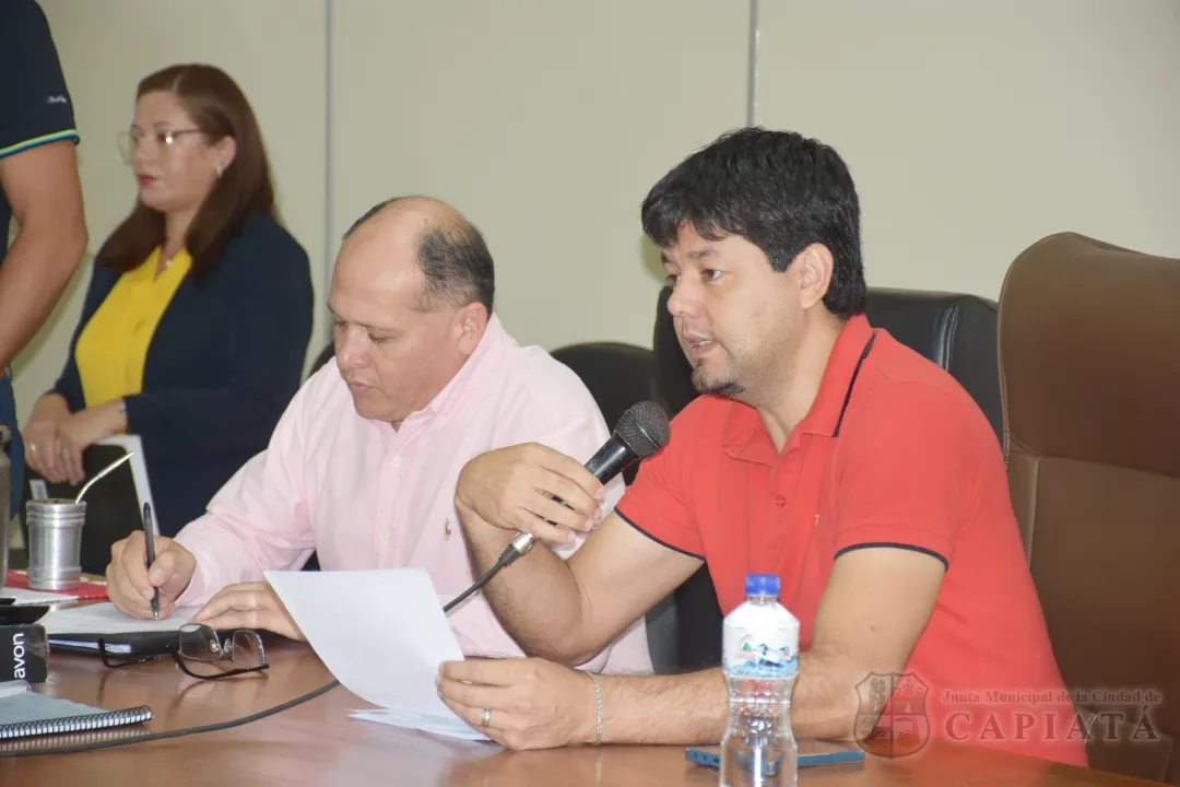 Foto 12 de SESION ORDINARIA DE LA JUNTA MUNICIPAL DE CAPIATA: Notas Recibidas y Expedientes Dictaminados