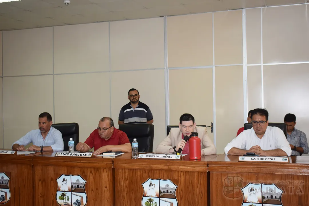 Foto 13 de SESION ORDINARIA DE LA JUNTA MUNICIPAL DE CAPIATA: Notas Recibidas y Expedientes Dictaminados