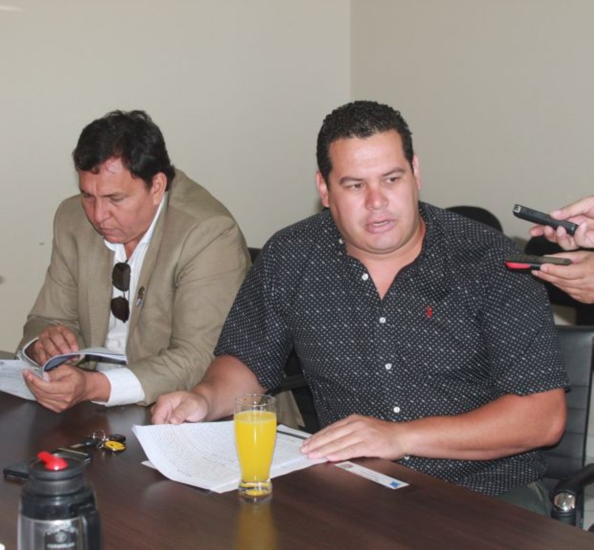 Foto 3 de SESION ORDINARIA DE LA JUNTA MUNICIPAL DE CAPIATA: Notas Recibidas y Expedientes Dictaminados