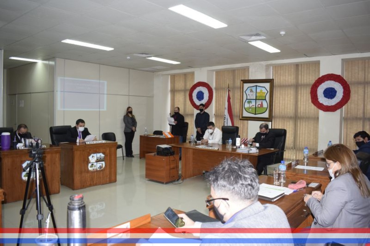 Foto 4 de Informe del director del Hospital Distrital de Capiatá sobre la situación epidemiológica causada por el COVID - 19, entre otros temas