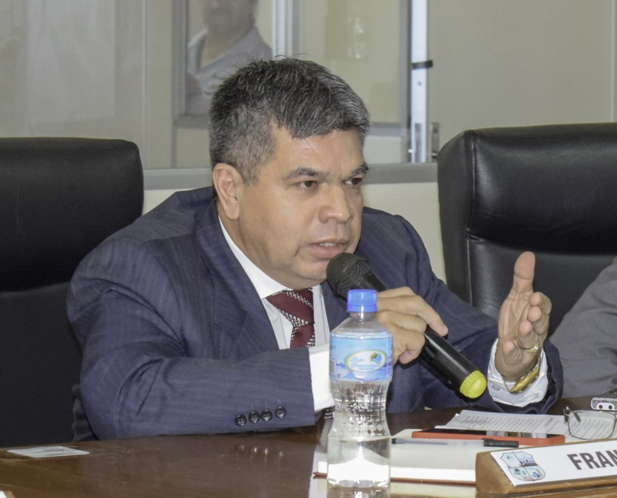 Foto 1 de Declaran de Interés Distrital la reparación del puente ubicado sobre Avda. Tte. 1º Leonardo Salinas, frente al club 3 de Mayo
