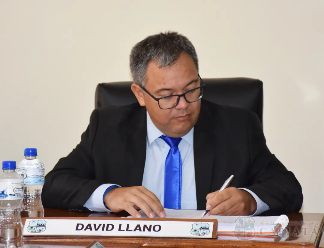 Foto 20 de SESION ORDINARIA DE LA JUNTA MUNICIPAL DE CAPIATA: Notas Recibidas y Expedientes Dictaminados
