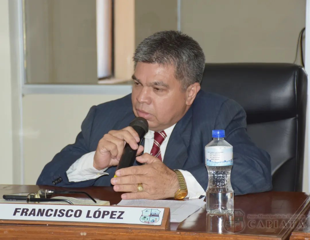 Foto 17 de Entrega de reconocimiento al Mérito a los destacados comunicadores sociales Felipe Darío Fernández y Luis Arce