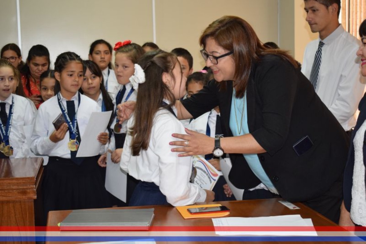 Foto 33 de Reconocimiento a la Esc. Bás. Nº 81 y Col. Nac. "Ma. Auxiliadora"