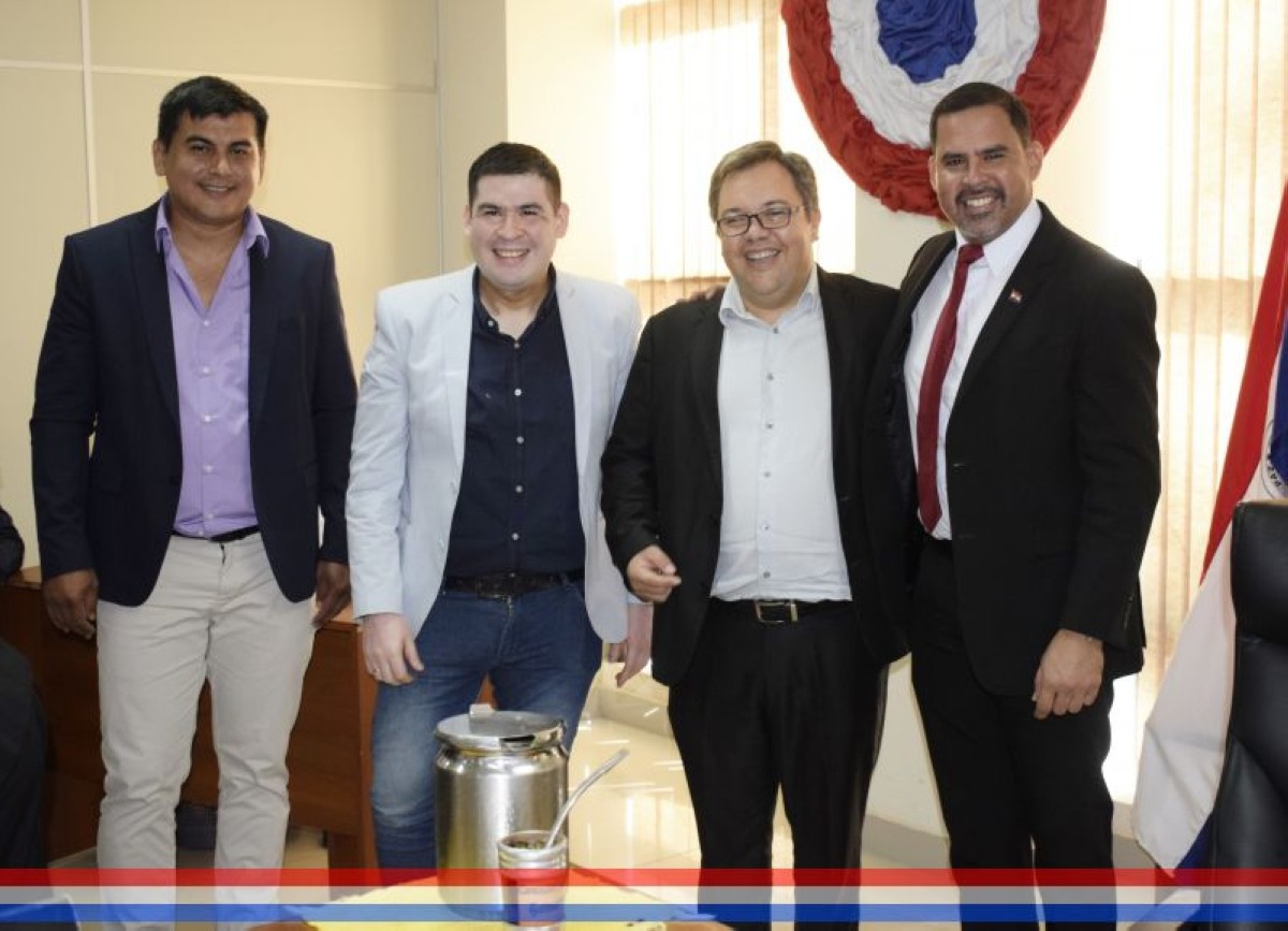 Foto 4 de Adjudican al Consorcio Nuestra Señora de la Candelaria el servicio de recolección de residuos en la ciudad de Capiatá