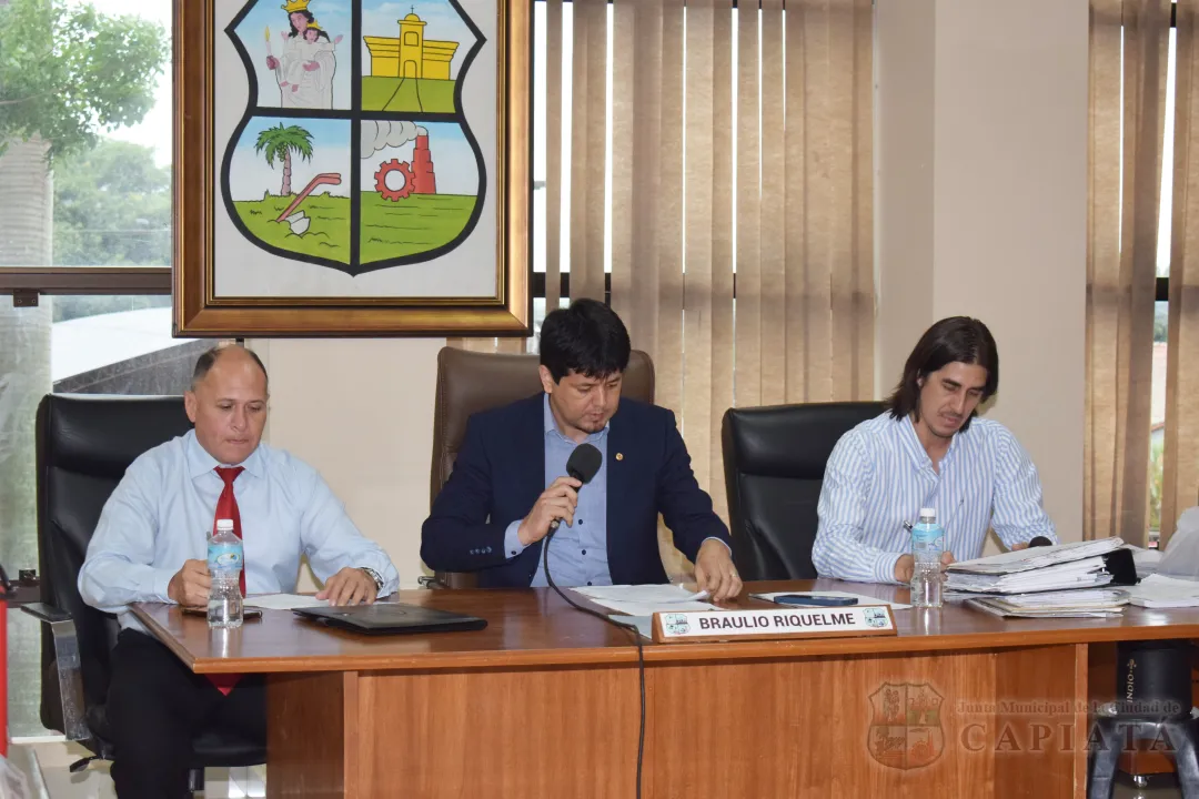 Foto 13 de SESION ORDINARIA DE LA JUNTA MUNICIPAL DE CAPIATA: Notas Recibidas y Expedientes Dictaminados