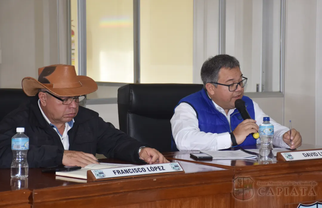 Foto 17 de SESION ORDINARIA DE LA JUNTA MUNICIPAL DE CAPIATA: Notas Recibidas, Nota Remitida y Expedientes Dictaminados