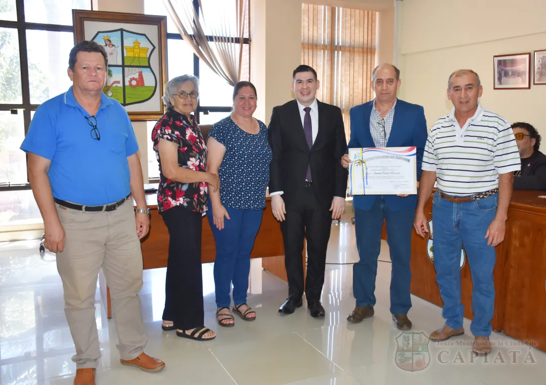 Foto 6 de Acto de Reconocimiento a la Comisión Vecinal Mburukujá por la apertura de la biblioteca barrial “Semillita” en la Cía. 9ª Rojas Cañada