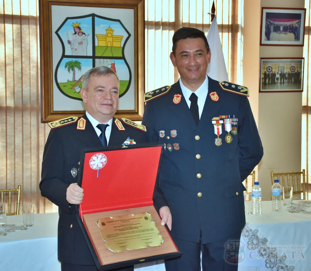 Foto 5 de Acto de reconocimiento como “Ciudadano Ilustre de Capiatá” al Comandante de la Policía Nacional, Crio. Gral. César Silguero Lobos