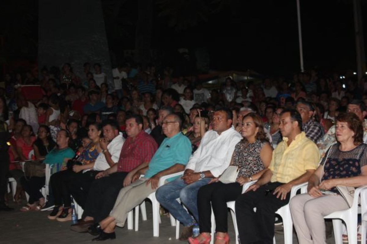 Foto 3 de ¡MAGNIFICA NOCHE CAPIATEÑA!