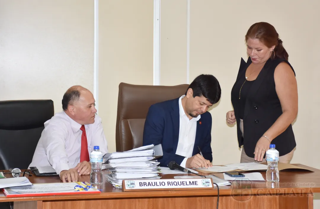 Foto 14 de SESION ORDINARIA DE LA JUNTA MUNICIPAL DE CAPIATA: Notas Recibidas y Expedientes Dictaminados