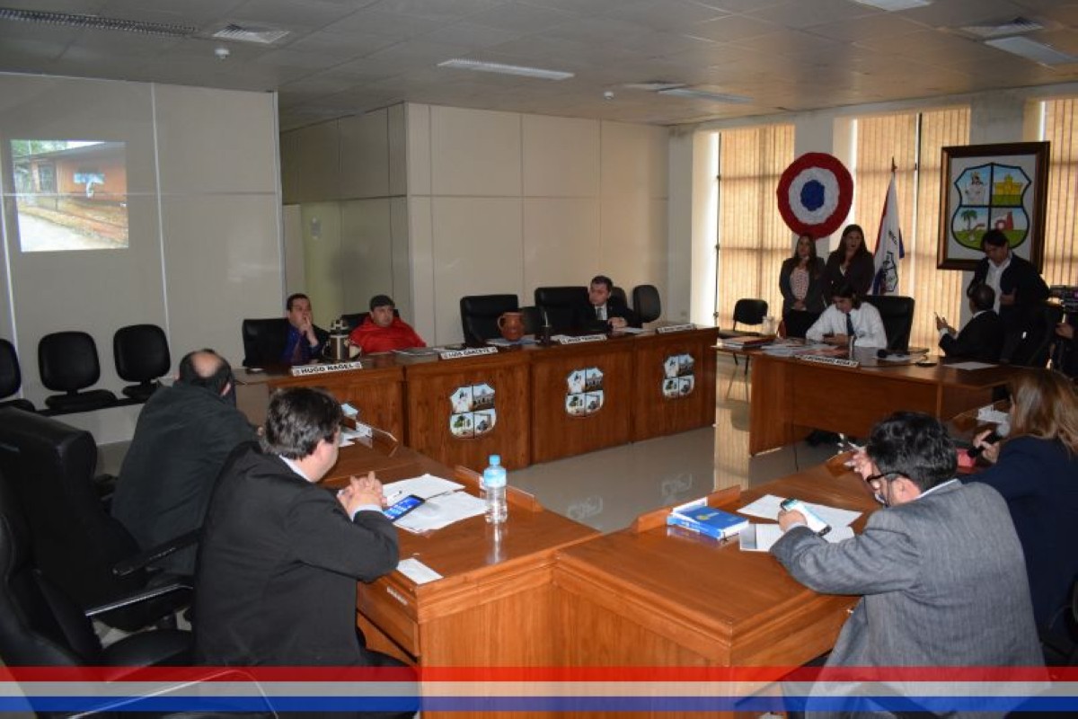 Foto 4 de Modifican el Art. 17 de la Ordenanza "Por la que se reglamenta la construcción y uso de veredas dentro del distrito de Capiatá"