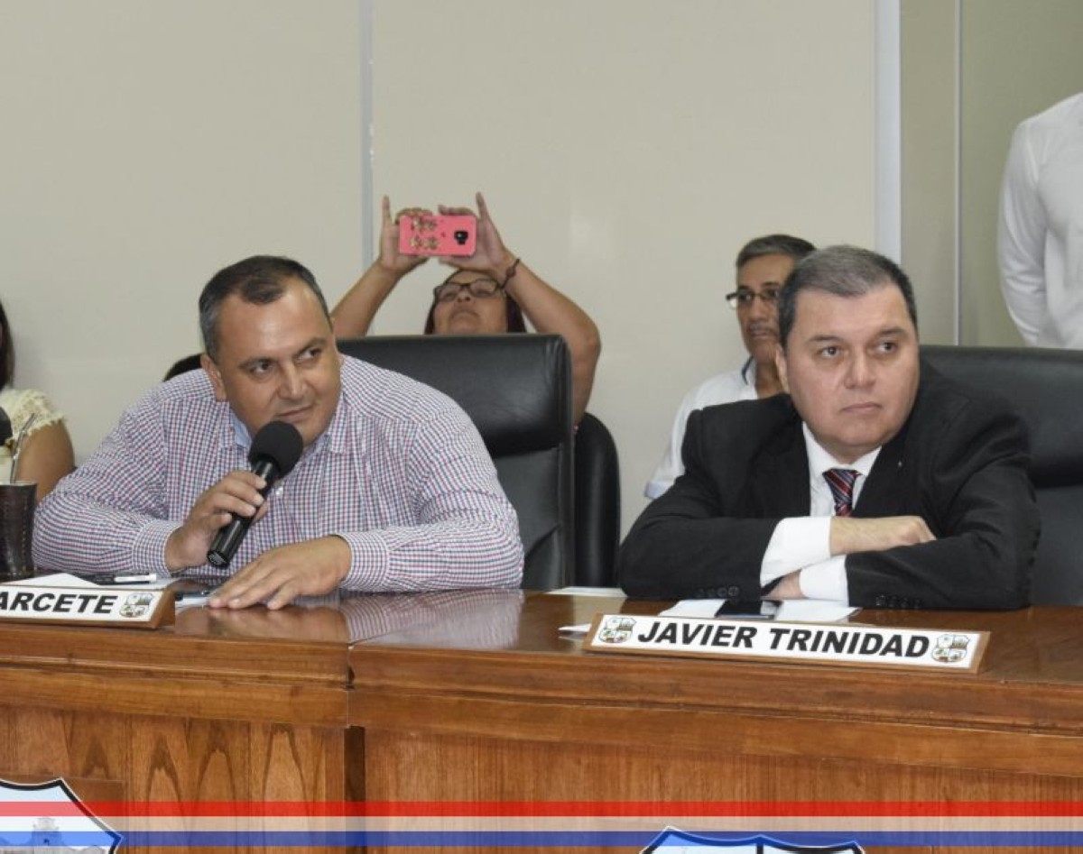 Foto 18 de Acto de entrega de reconocimiento como "Hijo Dilecto de la ciudad de Capiatá" al Prof. Bernardo Sosa Ortiz