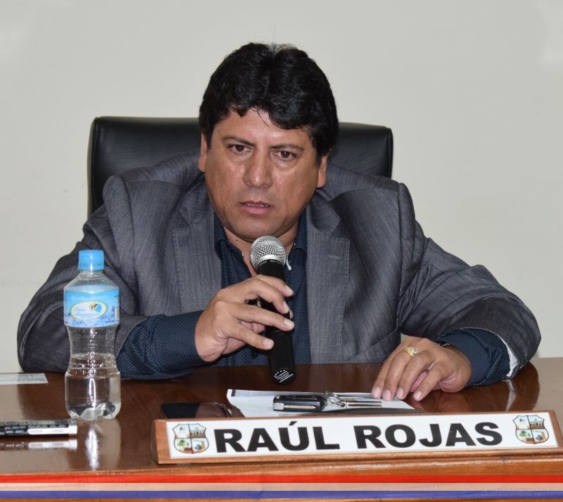 Concejal Rojas solicita informe de las empresas de transporte público interno con habilitaciones de vehículos al día