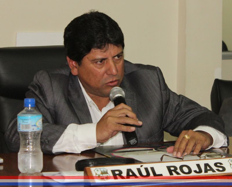 Concejal Rojas solicita informe a la PMT sobre doble estacionamiento en la calle Mcal. López
