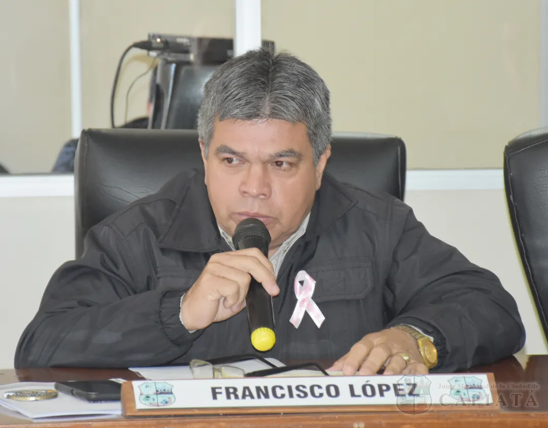 Concejal López solicita al Departamento de Obras realizar una verificación del estado de la calle Santacruz Adorno