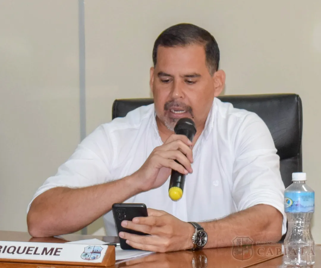 Concejal Riquelme solicita informe al departamento de Obras sobre retiro de cartel indicativo de construcción de empedrado en Cía. 5ª Yataity