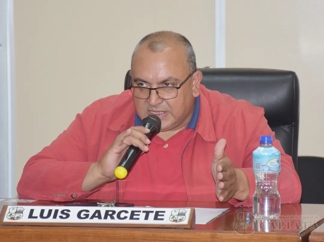 Concejal Garcete denuncia que empresa constructora cierra calle y destruye asfaltado en Cía. 10ª Laurelty, por lo que solicita verificar la situación y notificar