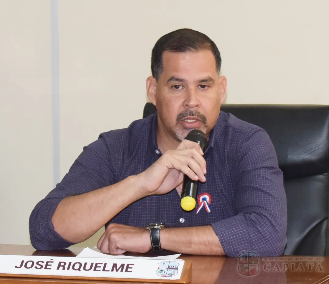 Concejal José Riquelme reitera solicitud de recapado asfáltico de la calle Ombú, Cía. 7ª Posta Yvyraró