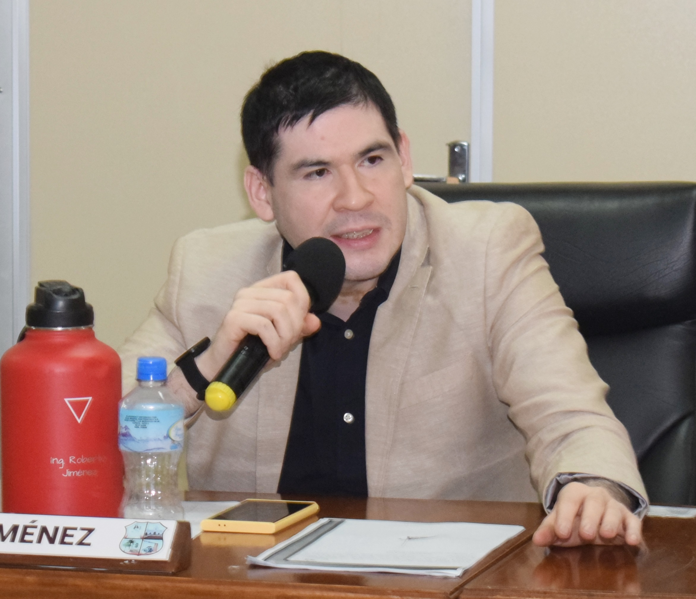 Concejal Jiménez solicita al departamento de Obras fiscalizar una obra que dificulta la visual en una esquina muy transitada, ubicada en Loma Barrero
