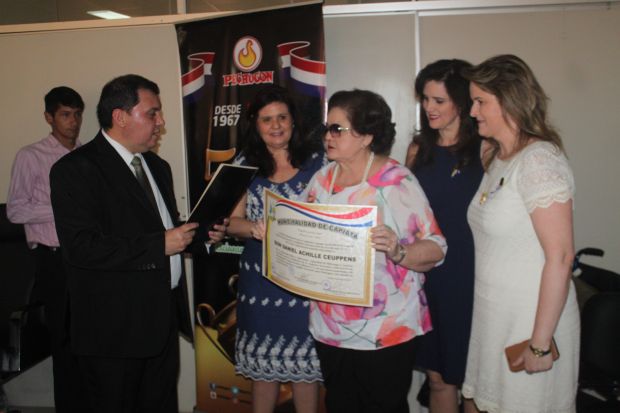 Entrega de reconocimiento de Ciudadanía Ilustre a miembros de la familia Ceuppens – Talavera