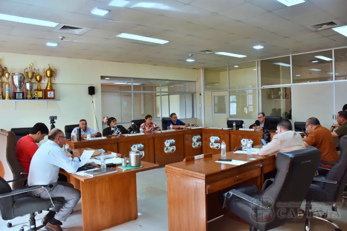 Foto 6 de SESION ORDINARIA DE LA JUNTA MUNICIPAL DE CAPIATA: Notas Recibidas y Expedientes Dictaminados