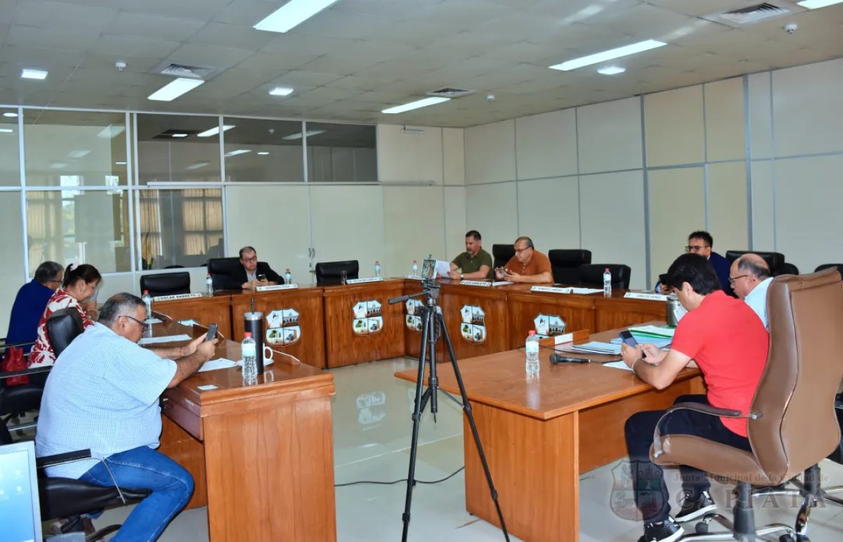 Foto 10 de SESION ORDINARIA DE LA JUNTA MUNICIPAL DE CAPIATA: Notas Recibidas y Expedientes Dictaminados
