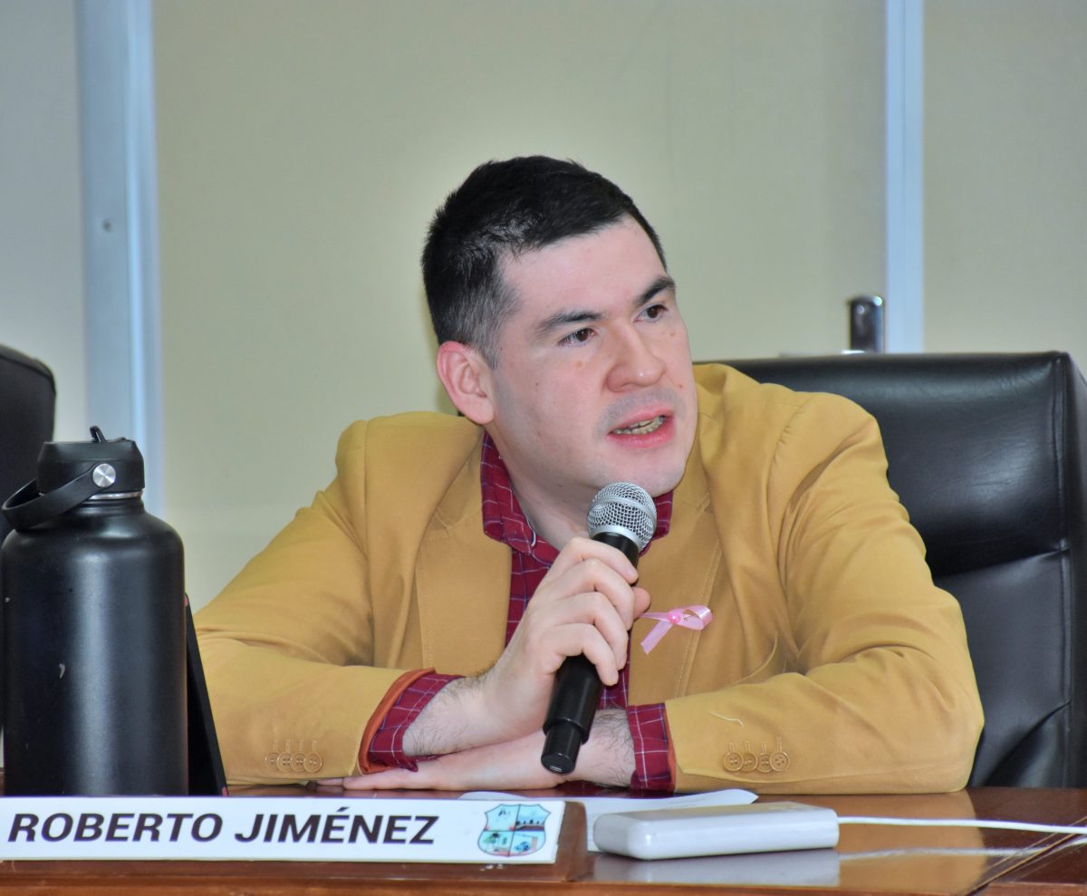 Concejal Jiménez plantea que cursillo de refuerzo para postulantes a becas universitarias inicie en diciembre